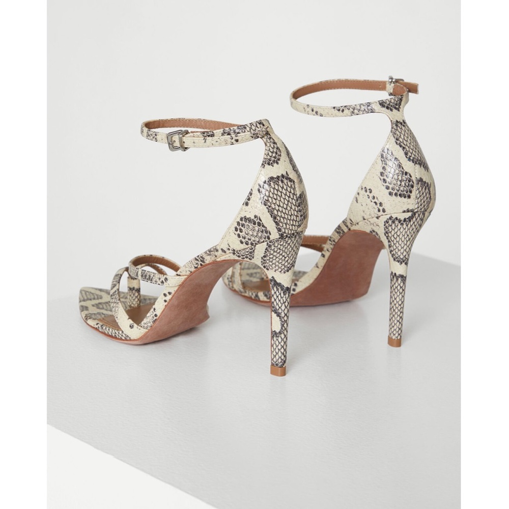 Size 6 BCBG heels